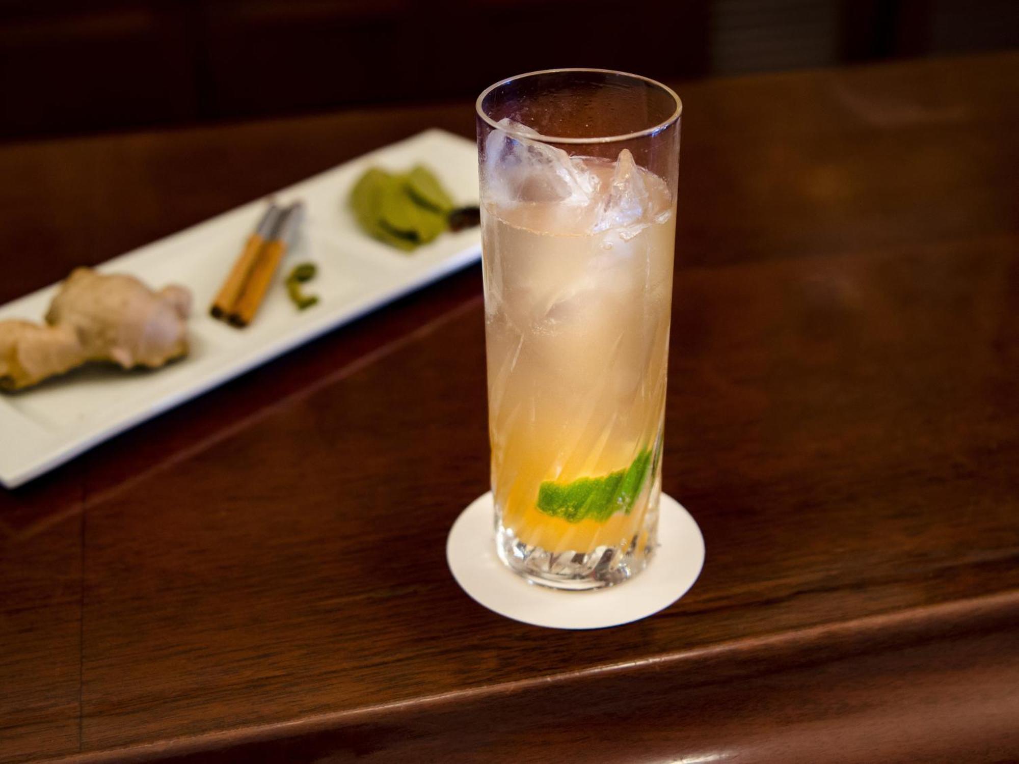 Hotel Den Haag Huis Ten Bosch Сасебо Екстериор снимка A ginger beer cocktail