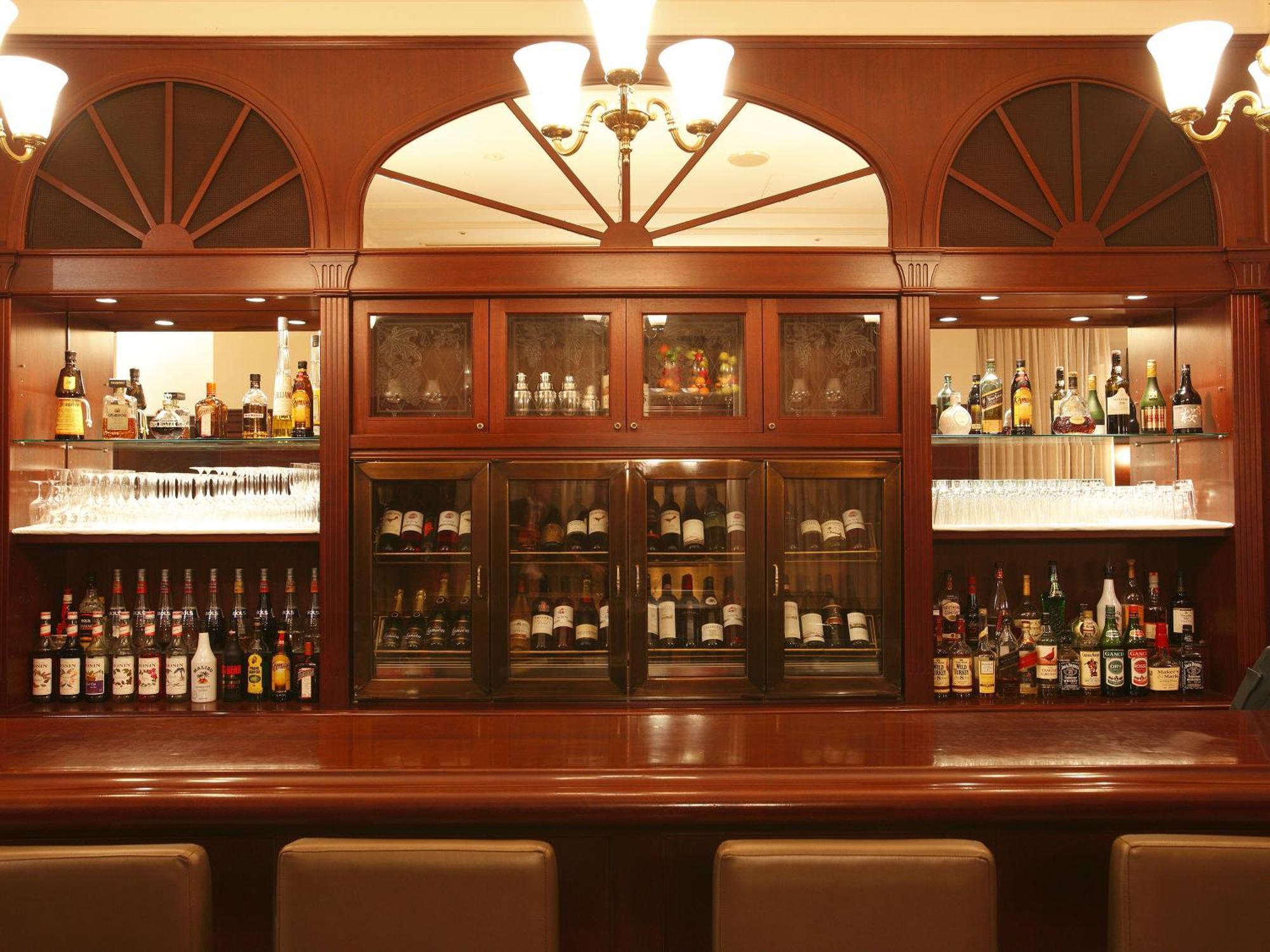 Hotel Den Haag Huis Ten Bosch Сасебо Екстериор снимка A bar in a hotel